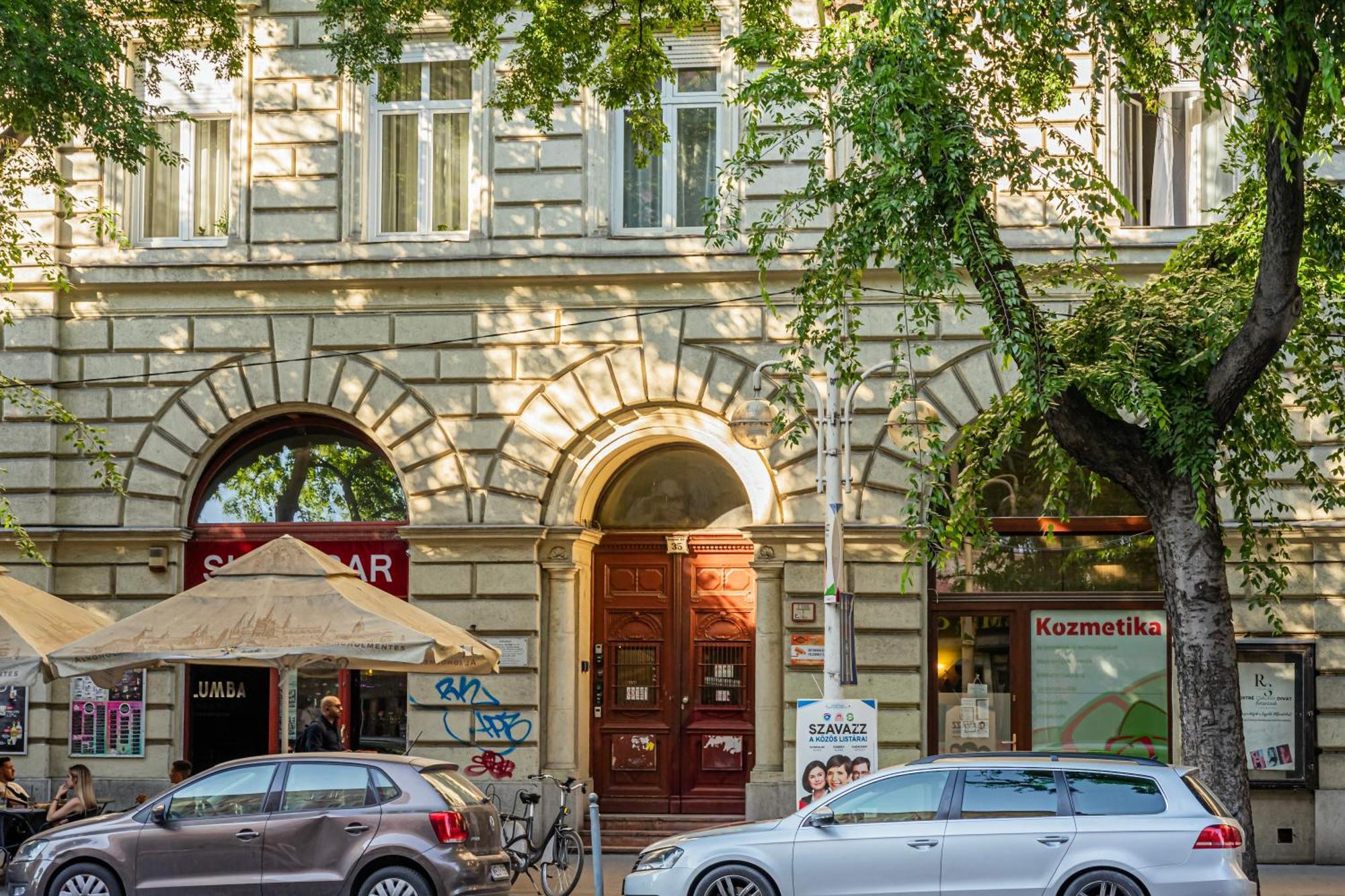 Exclusive & Central Duplex Residence By Prestige Homes Budapest Bagian luar foto